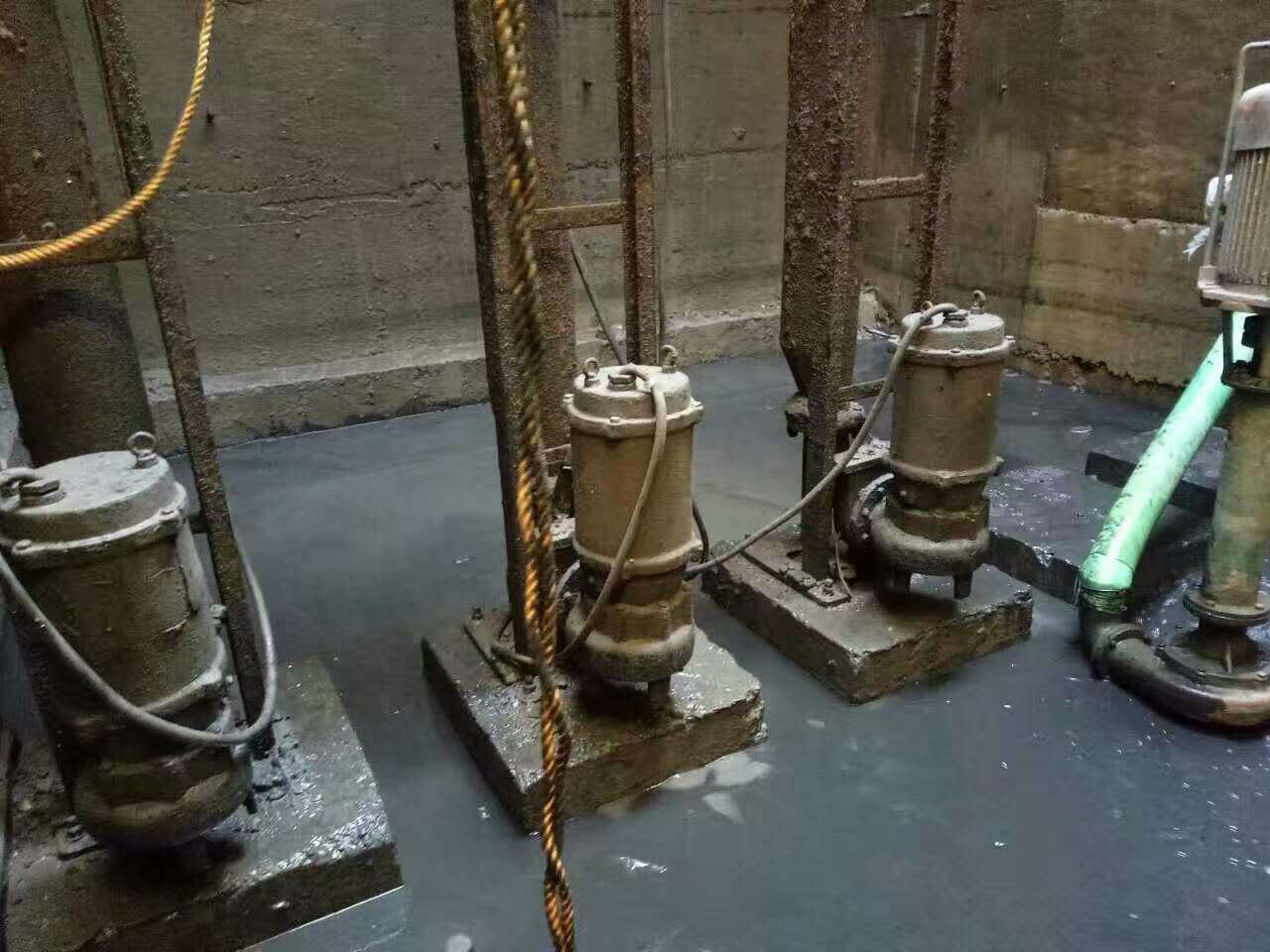 武昌污水池清理